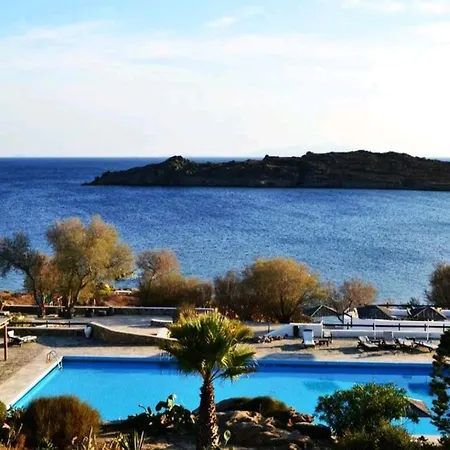 Guest house Special Rate Due To Pre Renovation! Bohemian Island House Pool And Beach