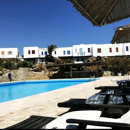 Special Rate Due To Pre Renovation! Bohemian Island House Pool And Beach Guest house Mykonos Town