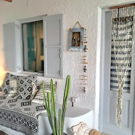 Guest house Special Rate Due To Pre Renovation! Bohemian Island House Pool And Beach Mykonos Town