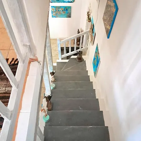 Guest house Special Rate Due To Pre Renovation! Bohemian Island House Pool And Beach